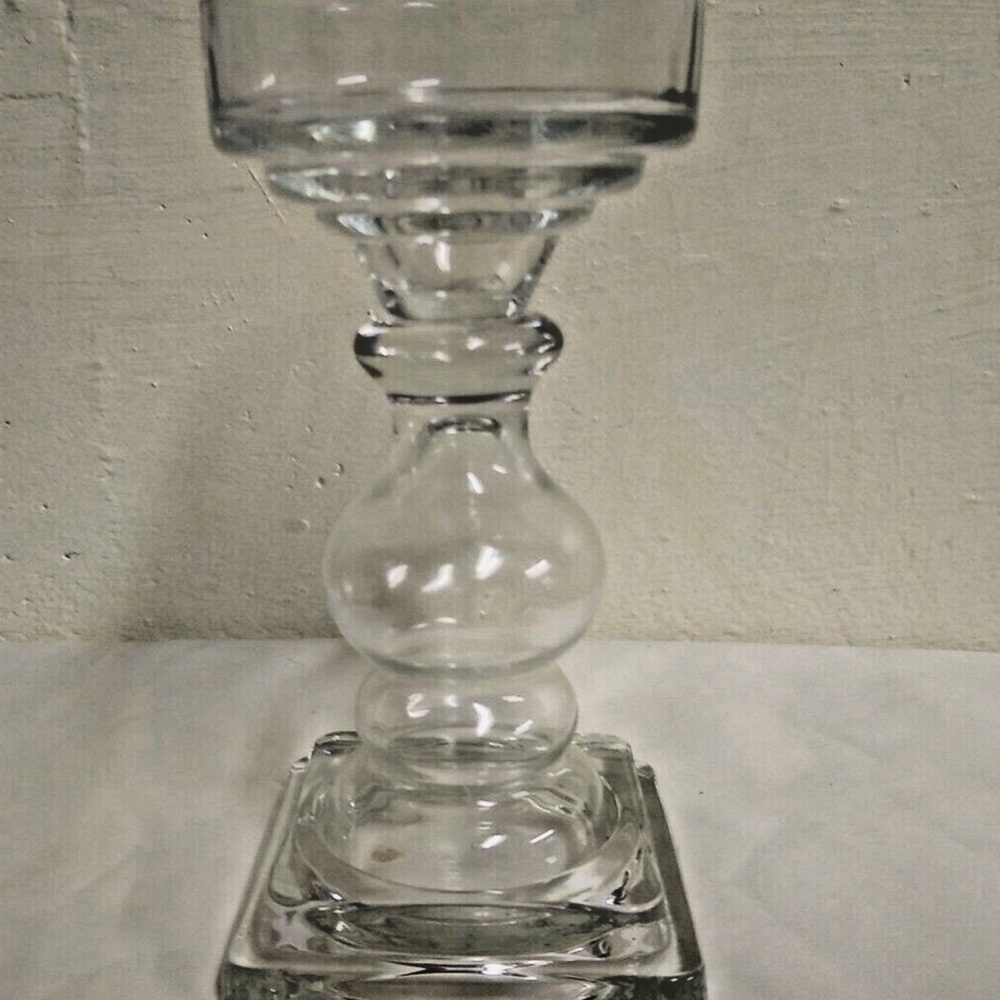 Elegant Clear Glass Candle Holder - Picture 11 of 11